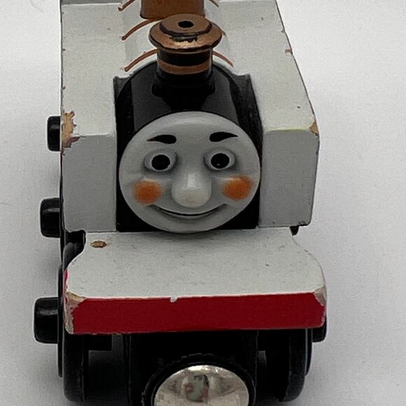 Thomas & Friends Wooden Railway Fearless Freddie Magnet Train Tank Gullane 2003 - Picture 6 of 8